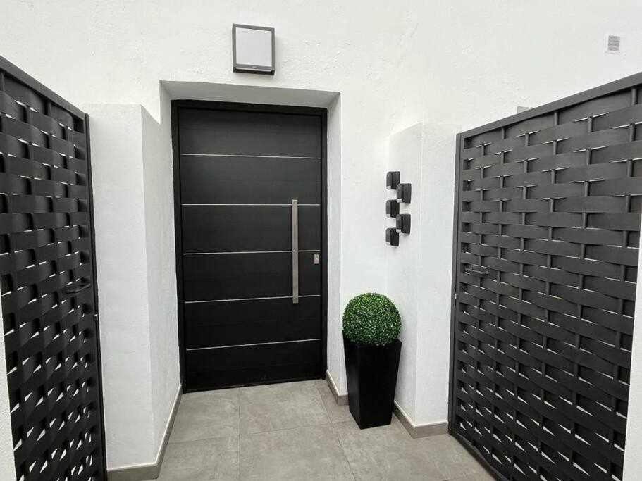 XVIII B Suite Apartamentos Morales & Arnal รอนดา ภายนอก รูปภาพ